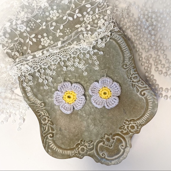 Handmade Boho Lilac Daisy Crochet Drop Earrings - Picture 3 of 8